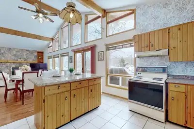 Image de Charming lakefront cottage on Little Doe Lake in Muskoka