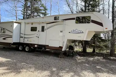 Image de Falcon - Camper at Sunset Bay