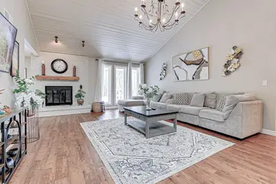 Image de Amazing Cottage in Southcott Pines, Grand Bend, 5 minute walk to private beach.