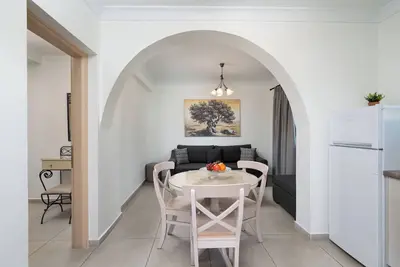 Image de Pithos apartments is a complex of 5 full equipped apartments