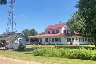 Image de Original 6-bedroom FarmHouse with WiFi, Large Gathering Room in Nappanee