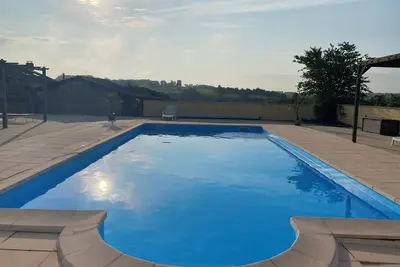 Image de Gîte Blanc 4★ : Havre Rural Paisible avec Jolie Vue sur la Campagne 🌿🏡