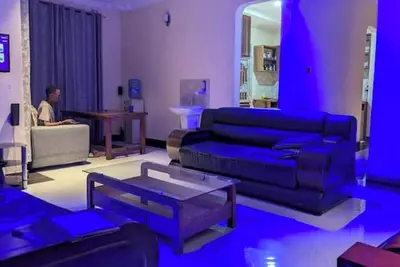 Image de Experience Authentic African Lifestyle in a Unique Room