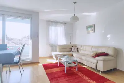 Image de Kruge - 3 bedroom apartment with private parking