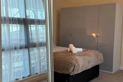 Image de Two bed apartment by Lurxury Stays