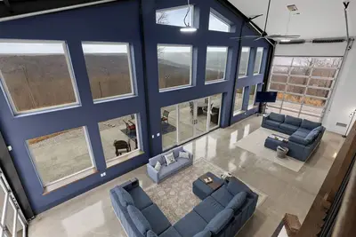 Image de Sewanee Retreat! Barndominium on 34 Acres Sleeps 12 and Hosts 40!