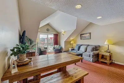 Image de Mountainside condo w/ pool & rec room:  walk to ski lifts & town