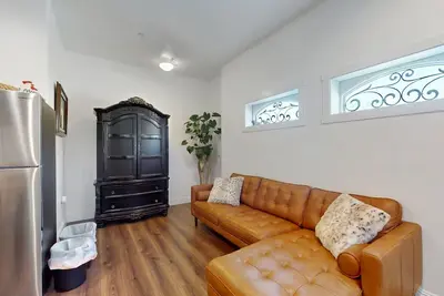 Image de Updated Spanish-Style Home w/Private Entrance, Close To Golf, Shopping, & Hiking