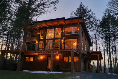 Image de Wentworth's Glade and Trail Lodge. Ski/Bike chalet for Guests on Alpine Run