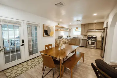 2 Full Units Quiet Culdesac w/ Private Pickleball - Sleeps 10