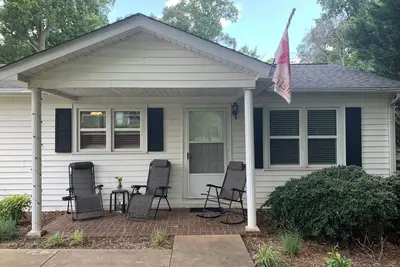 Image de Charming 2-bedroom house with WiFi, Ac in quaint and peaceful town of East Bend