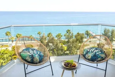 Image de Lovely 3-bedroom apartment in Prokymea court