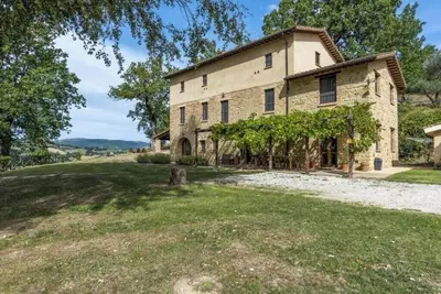 Image de Charming 7-bedroom farmhouse with WiFi, Ac in peaceful Camporotondo di Fiastrone