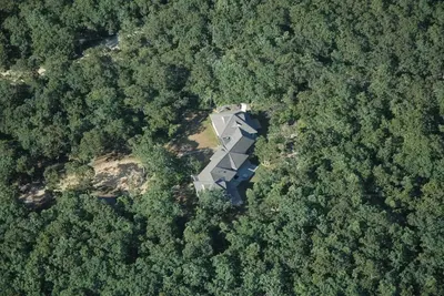 Image de Exquisite privacy and luxury just minutes from upscale Edgartown