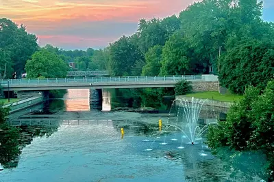 Image de Designer Maisonnette with Stunning Tay Basin and Fountain View