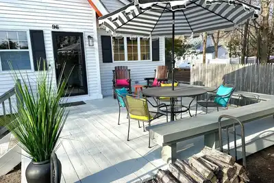 Image de North Conway Adventure Hub! Walk to Shops & Dining. All New! Deck, Grill, Lawn