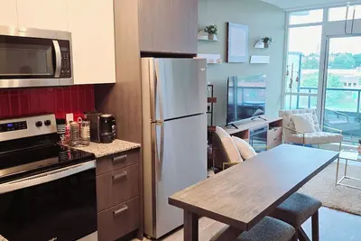 Image de Modern Whitby 3 Bedroom Condo, close to the 401, Trafalgar Castle and Toronto!