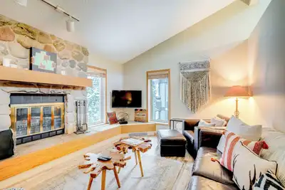 Image de Mtn Condo on Tenmile Creek: Hot Tub & Pool Access!