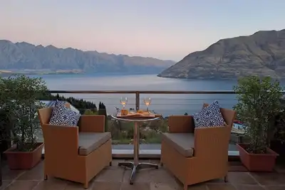 Image de Wynyard Lake-View: 2br + Cinema room