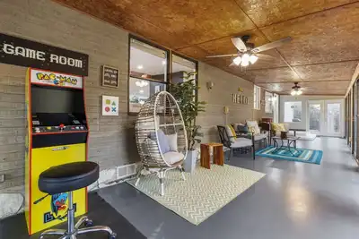 Image de 35 Acre Lake Retreat-Bbq-Arcade-Firepit-Fishing