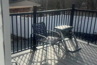 Image de Charming 3-bedroom duplex with study space, WiFi in cool  Hope Scituate.