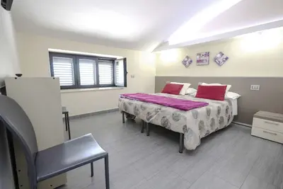 Image de Purple Room - Bedroom with lake view