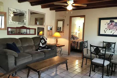 Image de Casita on 10. 5 Acre Authentic Guest Ranch, Full Kitchen, Bath, Laundry, Private