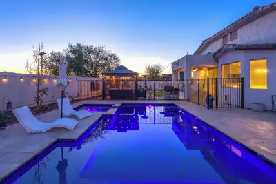 Image de Phoenix Resort Home: Open Concept • Pool • Spa • Cabana • Families Love It!