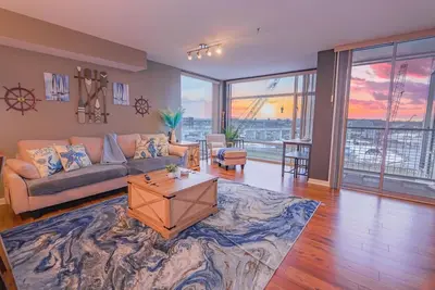 Image de Boathouse Suite - Cle Flats River - Free Parking - 24/7 Gym