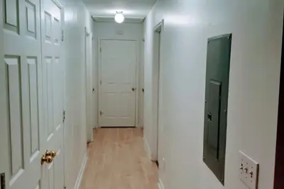 Image de Spacious 6-bedroom house in lovely Cleveland with Ac