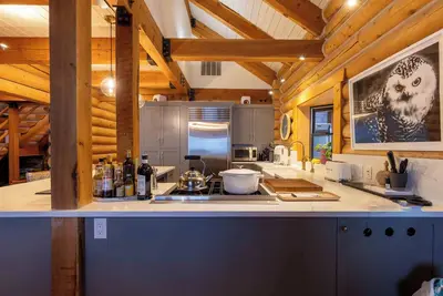 The Pine Cabin – Luxury Mountain Living in Warm Springs