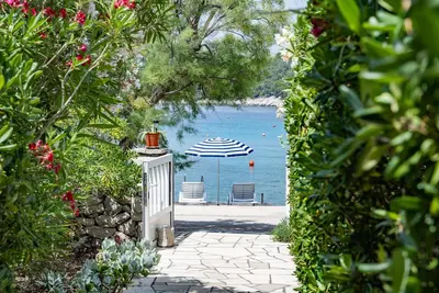Image de Appartement de trois chambres prés de la plage Prizba, Korcula (A-23354-a)
