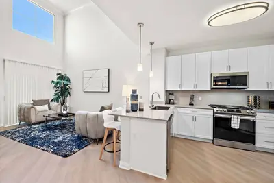 Image de Spacious 3bedroom 4 Bed apartment + resort style amenities near Shopping/Disney