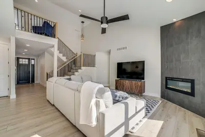 Image de 2 Mi to Notre Dame: Spacious Home w/ Private Yard