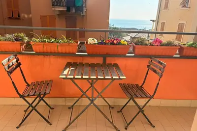 Anna's Balcony. Apartment 2 steps away from Parks and the sea promenade