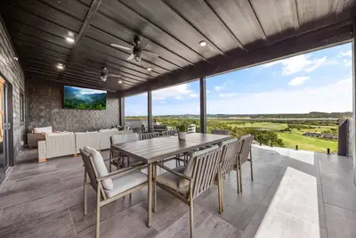 Image de Private Golf Sim, Firepit & Mountain View Near Dollywood | New Construction!