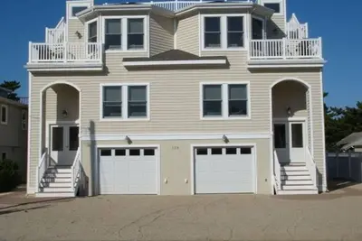 Image de 4 bedroom accommodation in Spray Beach