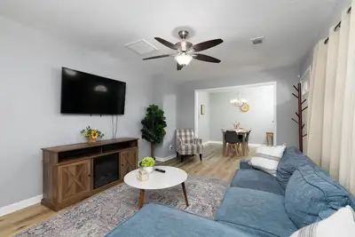 Image de Cute Cozy farmhouse w 2 king beds