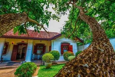Image de Privet 5 Beds Rooms white Dome Bungallow