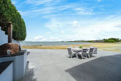 Image de Spacious 5-bedroom villa with WiFi and Ac in delightful Taren Point