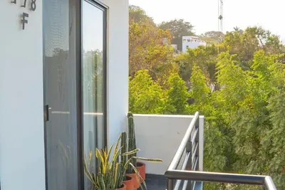 Image de Explore the City from a Centrally Located Apartment