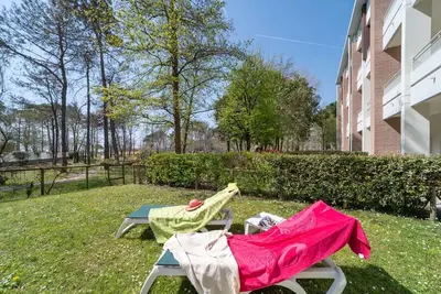 Image de Appartement de vacances confortable avec jardin