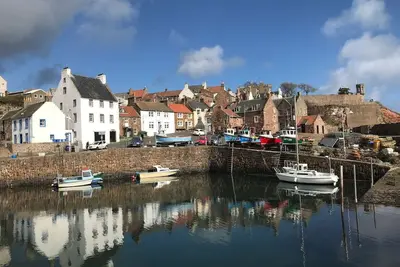 Image de Sandcastle Cottage, Crail with large garden on Fife Coastal Path by Roome Bay