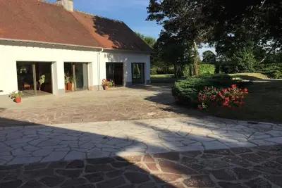 Image de Domaine Les Pommereaux entre Ville et Cravaches