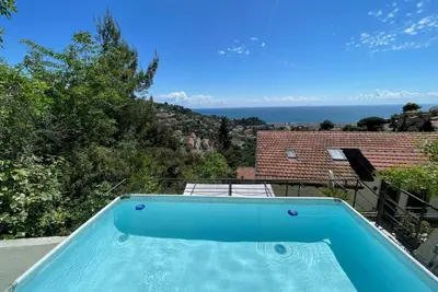 Image de Joli appartement avec climatisation, piscine privée, Wifi, Tv, terrasse et animaux admis