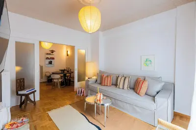 Image de Ernesto Apartment: A Charming 1-bedroom apartment in Downtown Athens City.