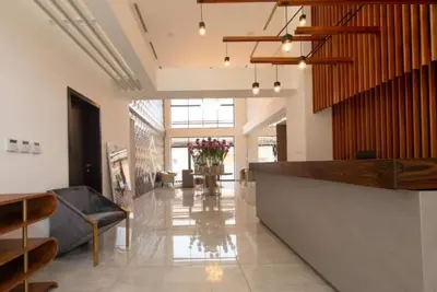 Image de Luxurious oasis with stunning views, ideal for your family in the heart of Accra