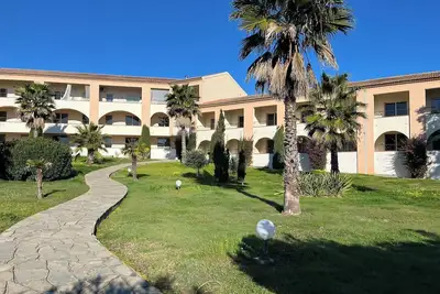 Image de A 5 min à pied de la mer, en Corse, 2 piscines, climatisé, possibilité voiture