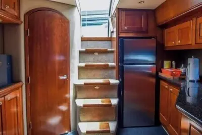 Image de Luxury Yacht  Steps from Atlantis & Restaurants!