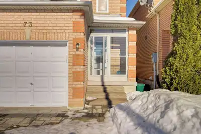 Image de 3 Bedrooms Markham Private Home w Parking 3-6Guests